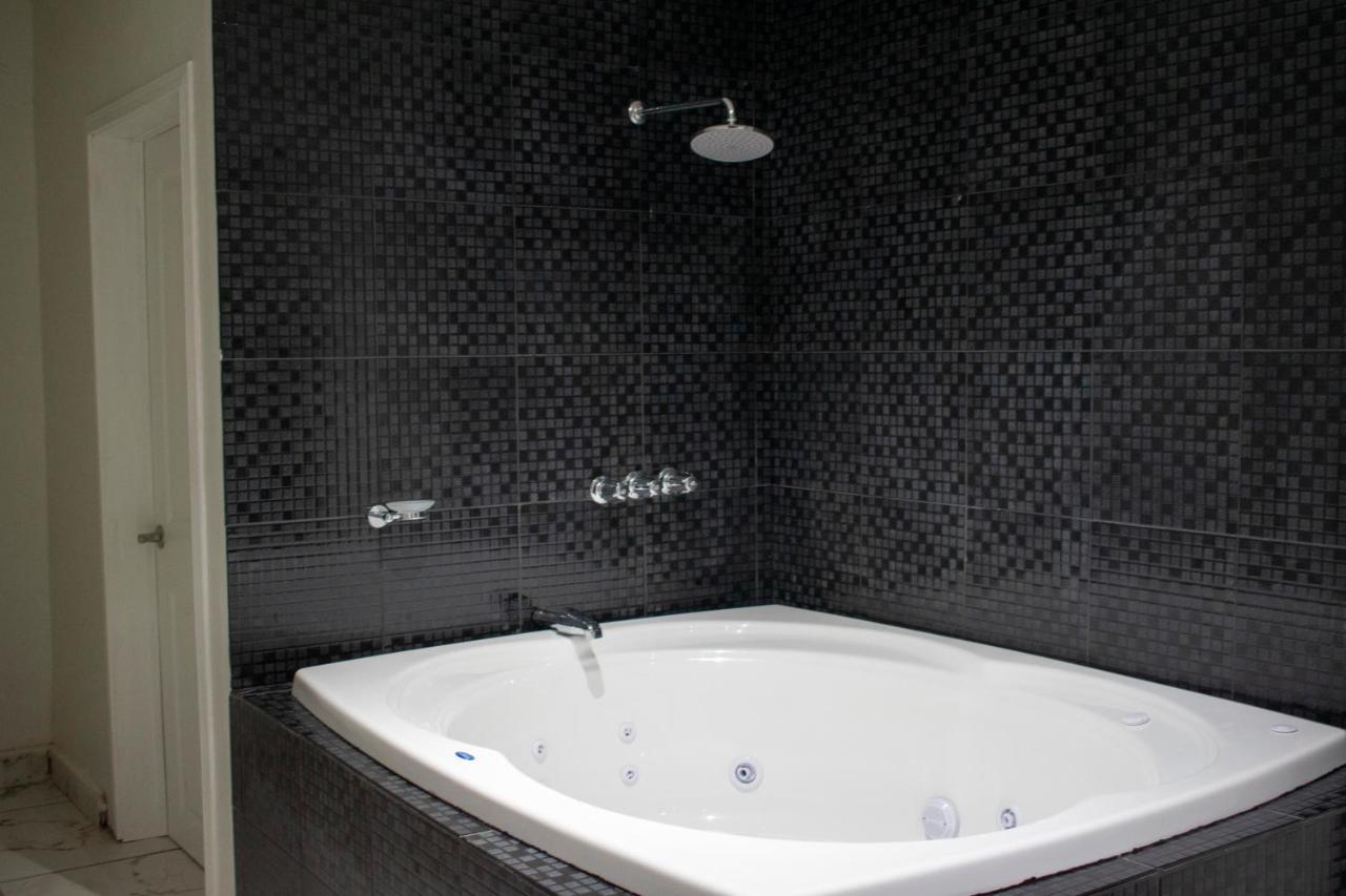 Suites Motel La Frontera Сиудад Хуарес Екстериор снимка